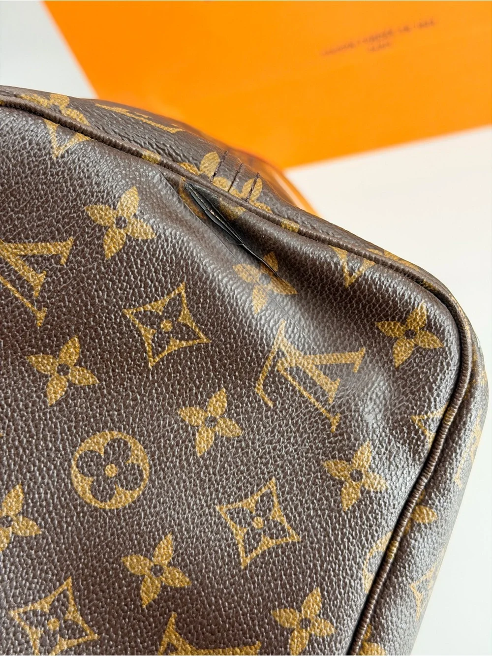 Louis Vuitton Neverfull MM Brown Canvas Monogram Tote Bag with Pouch